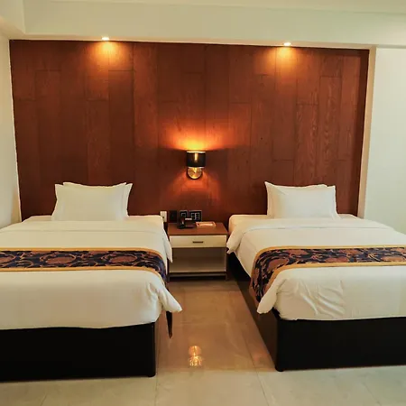 Sunday Hevea Hotel And Resort Angeles Exterior photo