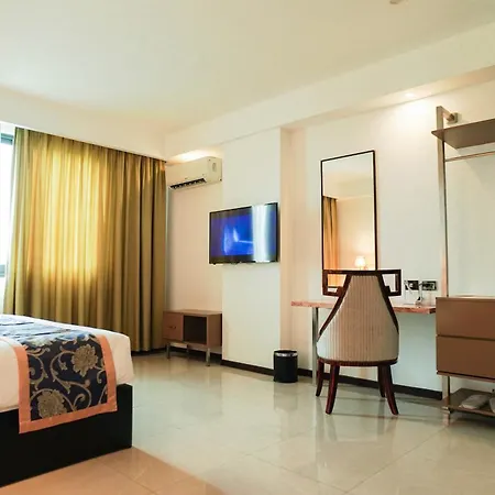 Sunday Hevea Hotel And Resort Angeles Exterior photo