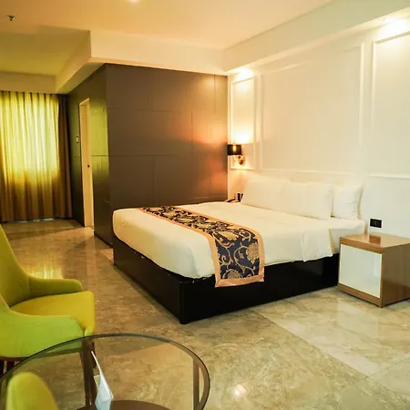 Sunday Hevea Hotel And Resort Angeles Exterior photo