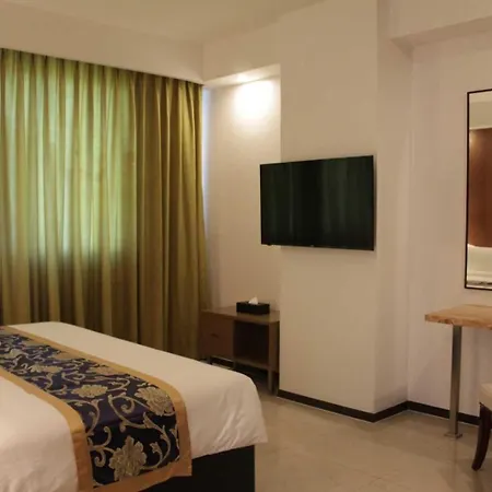 Sunday Hevea Hotel And Resort Angeles Exterior photo