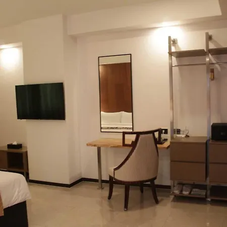 Sunday Hevea Hotel And Resort Angeles Exterior photo