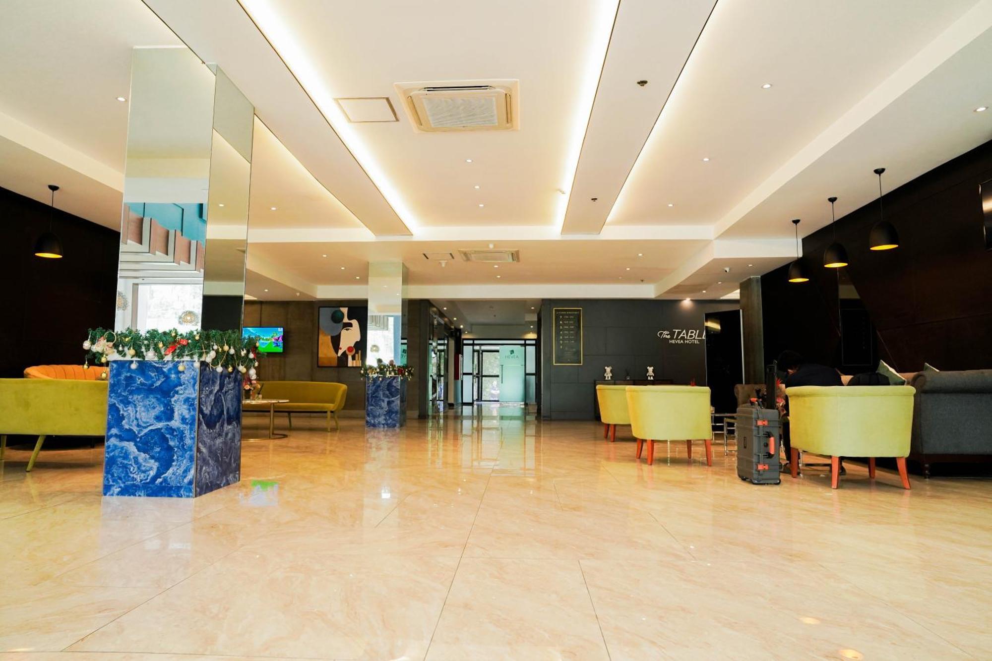 Sunday Hevea And Hotel Angeles
