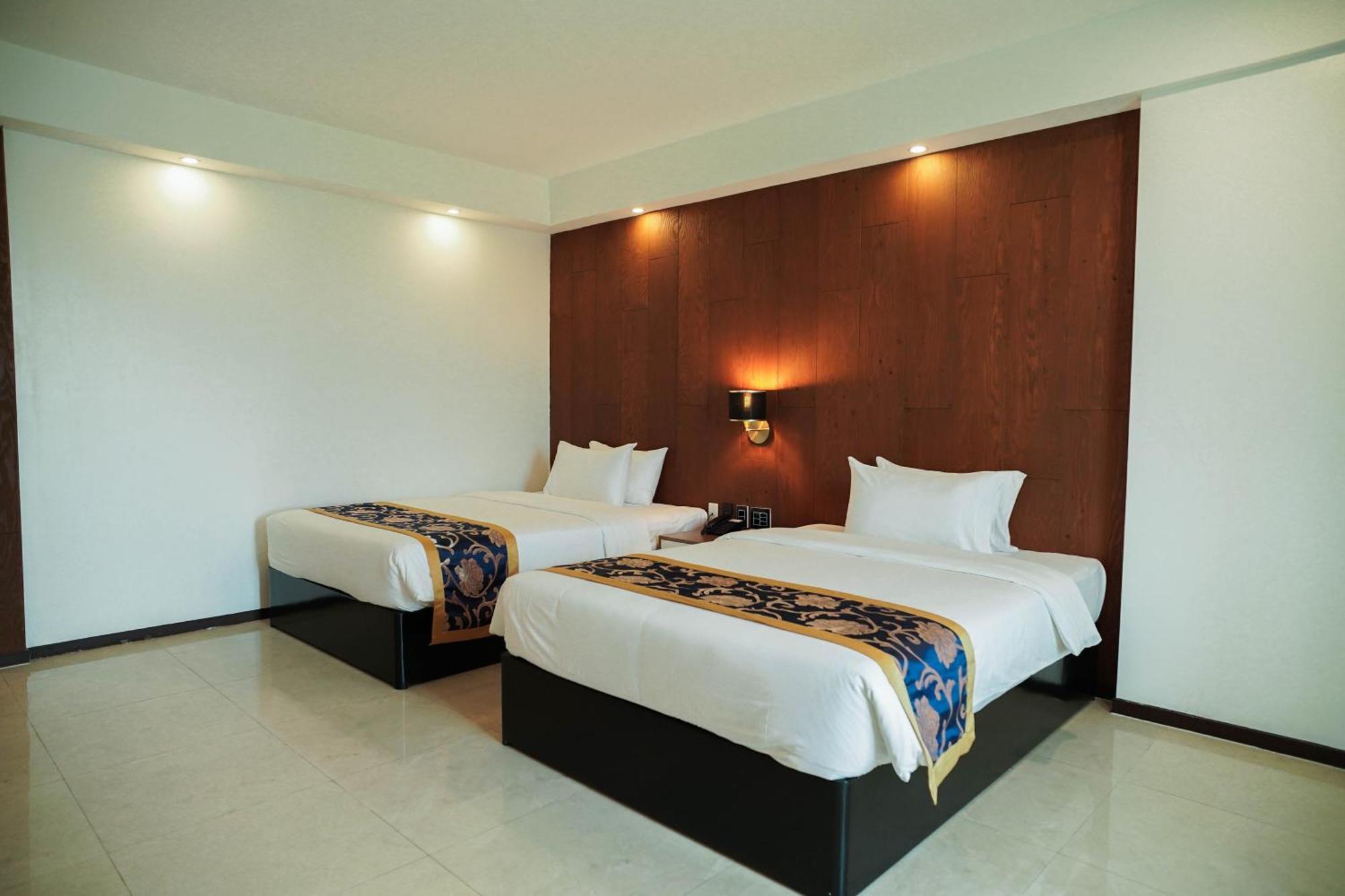 Sunday Hevea And Hotel Angeles