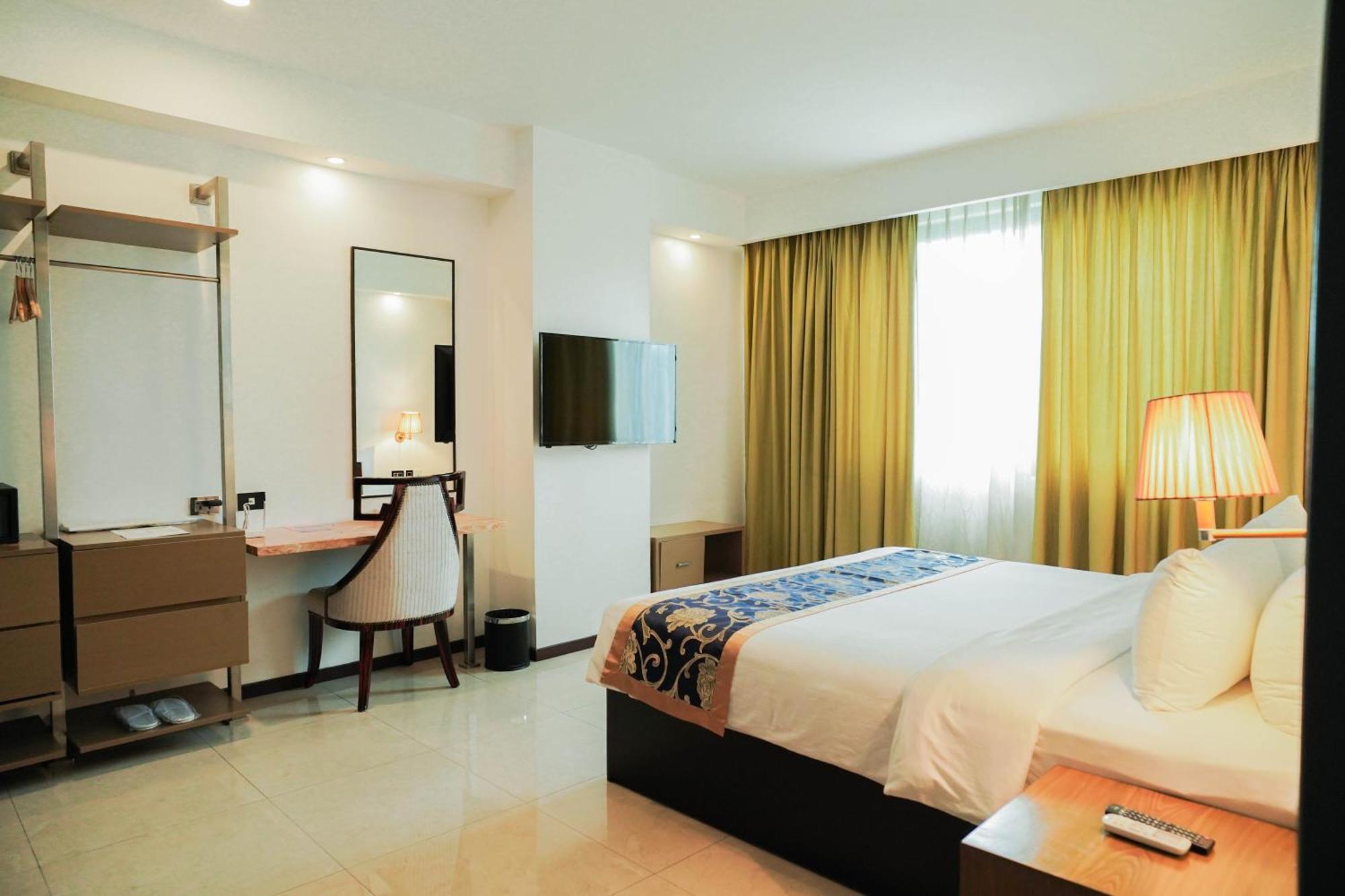Sunday Hevea And Hotel Angeles