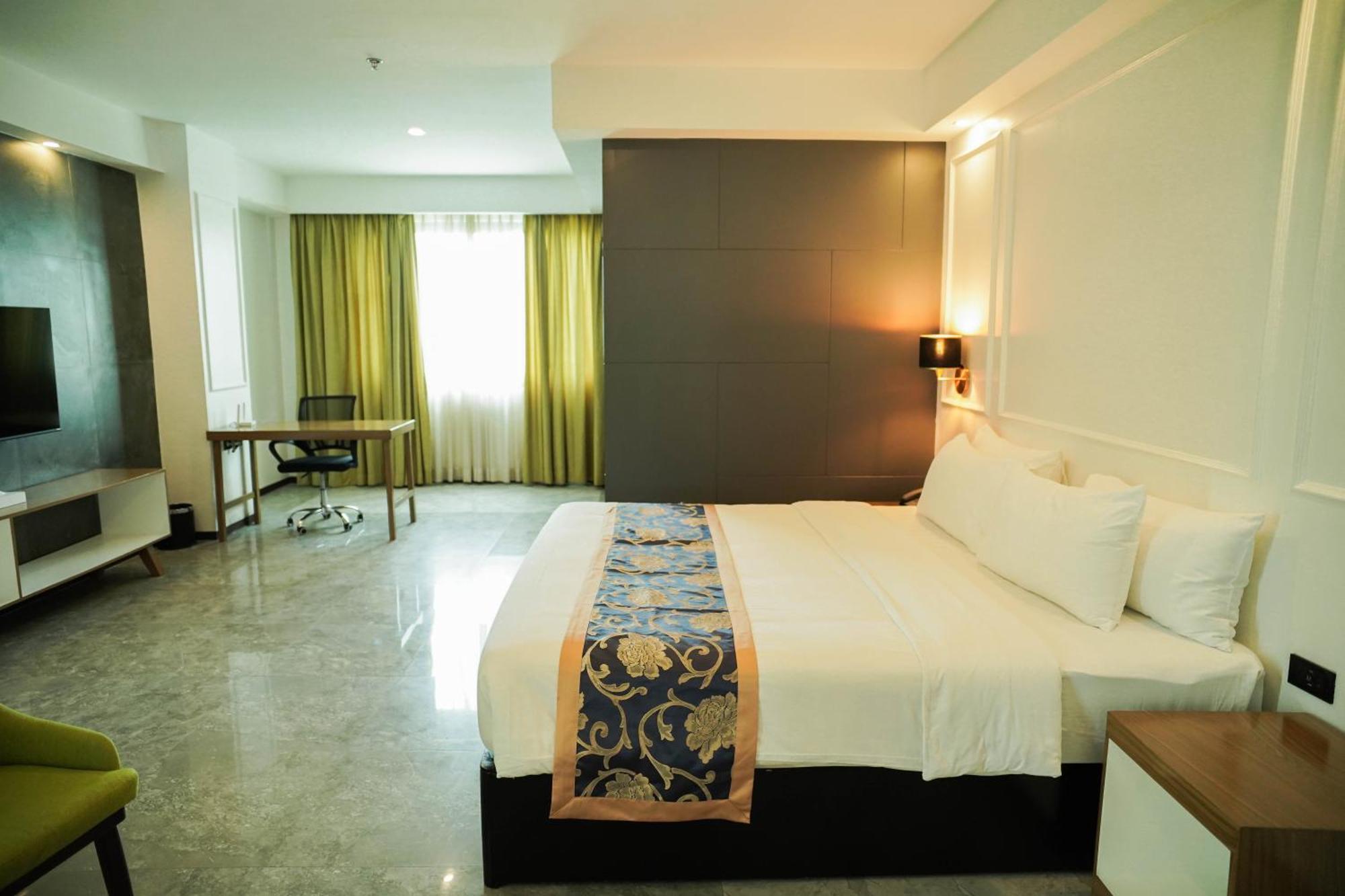 Sunday Hevea And Hotel